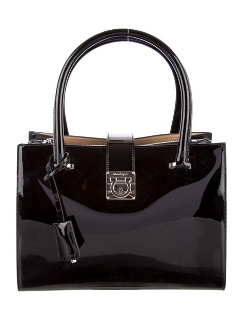 Small Lucky Lock bag in patent leather 